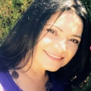 Meet your Posher, Miriam